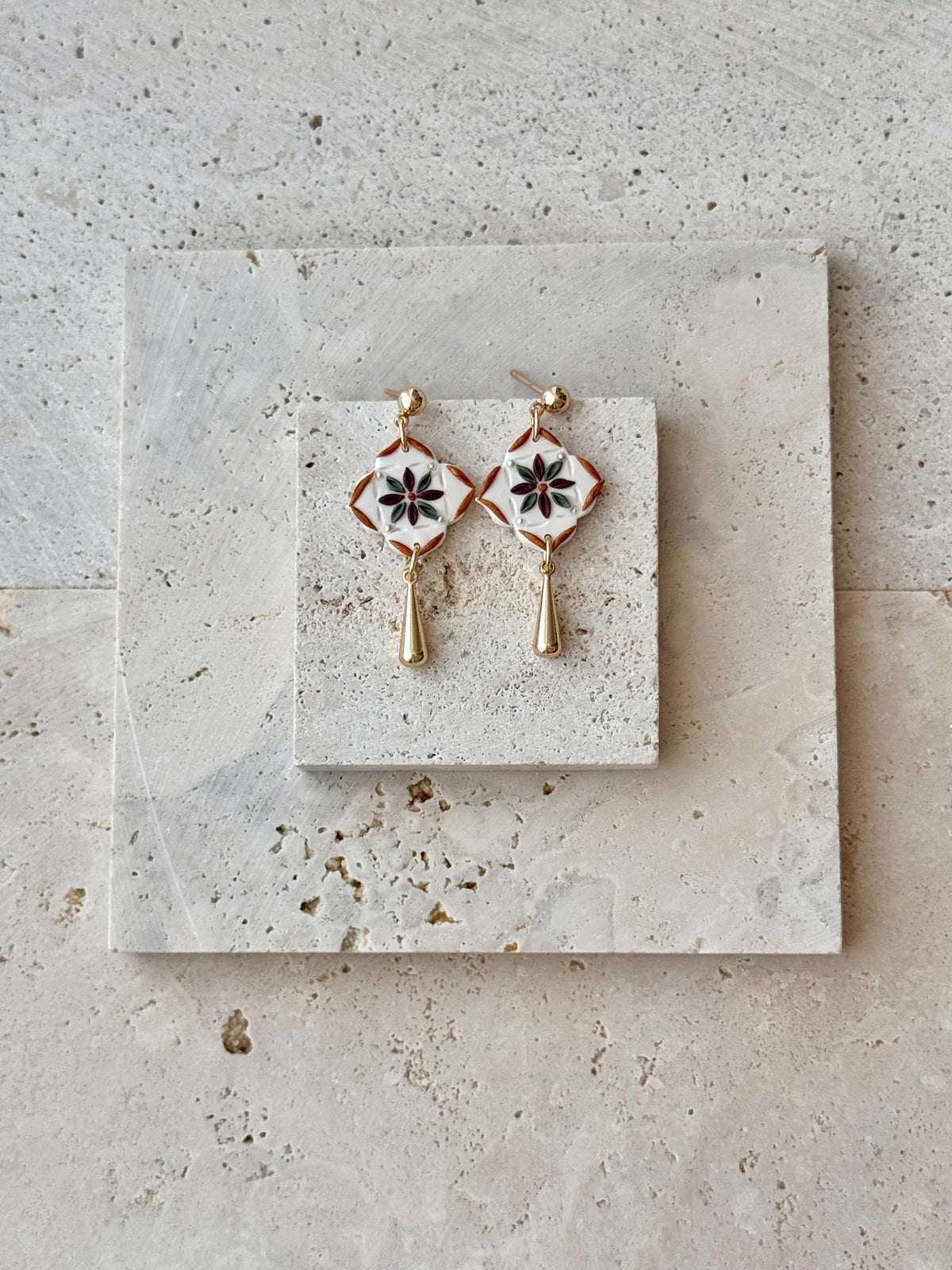 Tiles 2.0 dangle