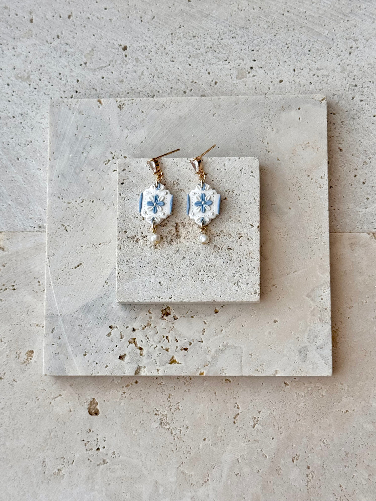 Tiles 2.0 dangle
