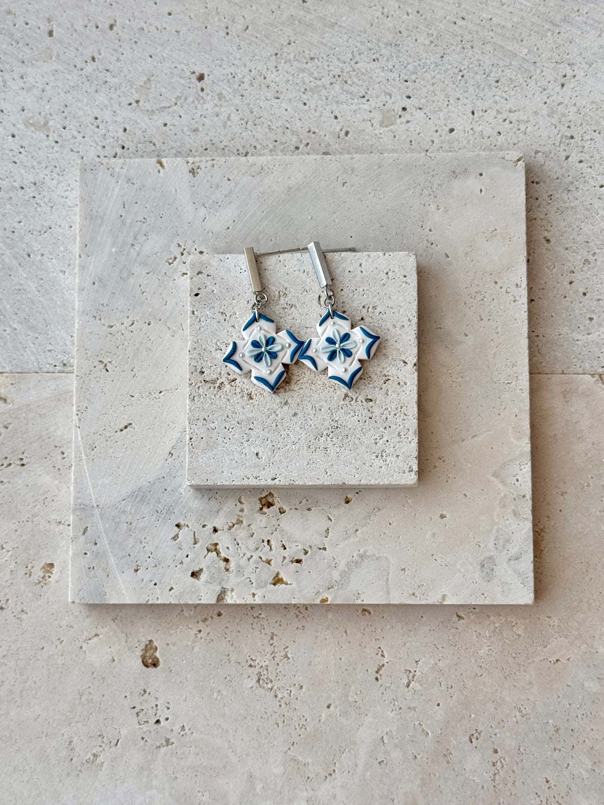 Tiles 2.0 dangle